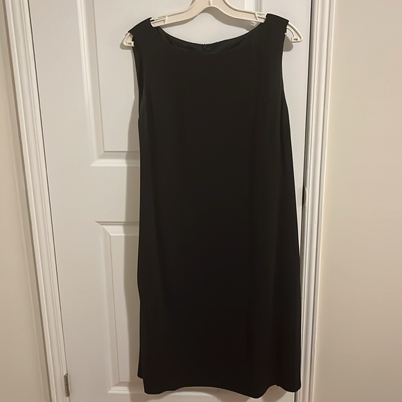 Plus size dress and blazer set - Picture 4 of 9